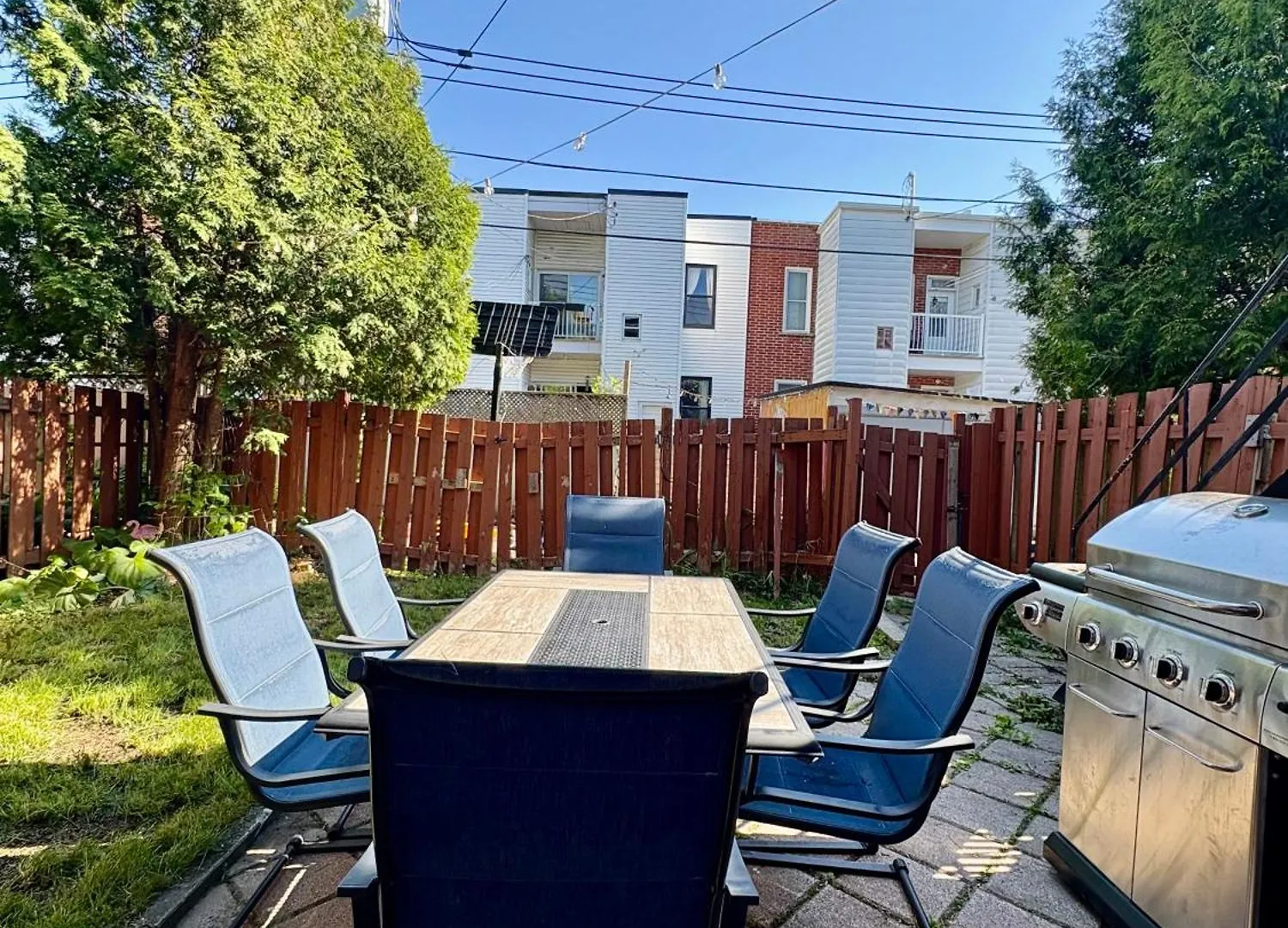 Charming 2-Bedroom Apartment With Garden Near Metro Station & Canal Lachine 蒙特利尔